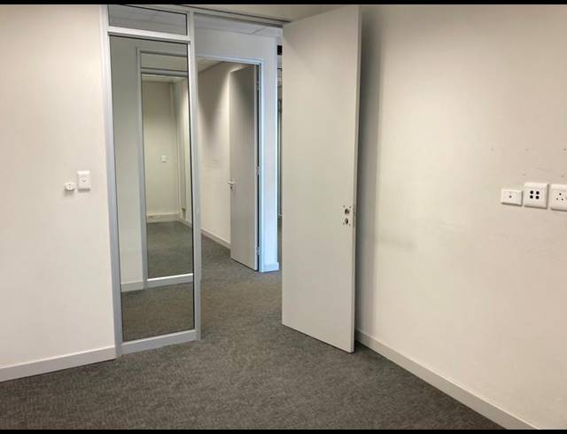 BUSINESS PROPERTY TO RENT IN BOKSBURG NORTH